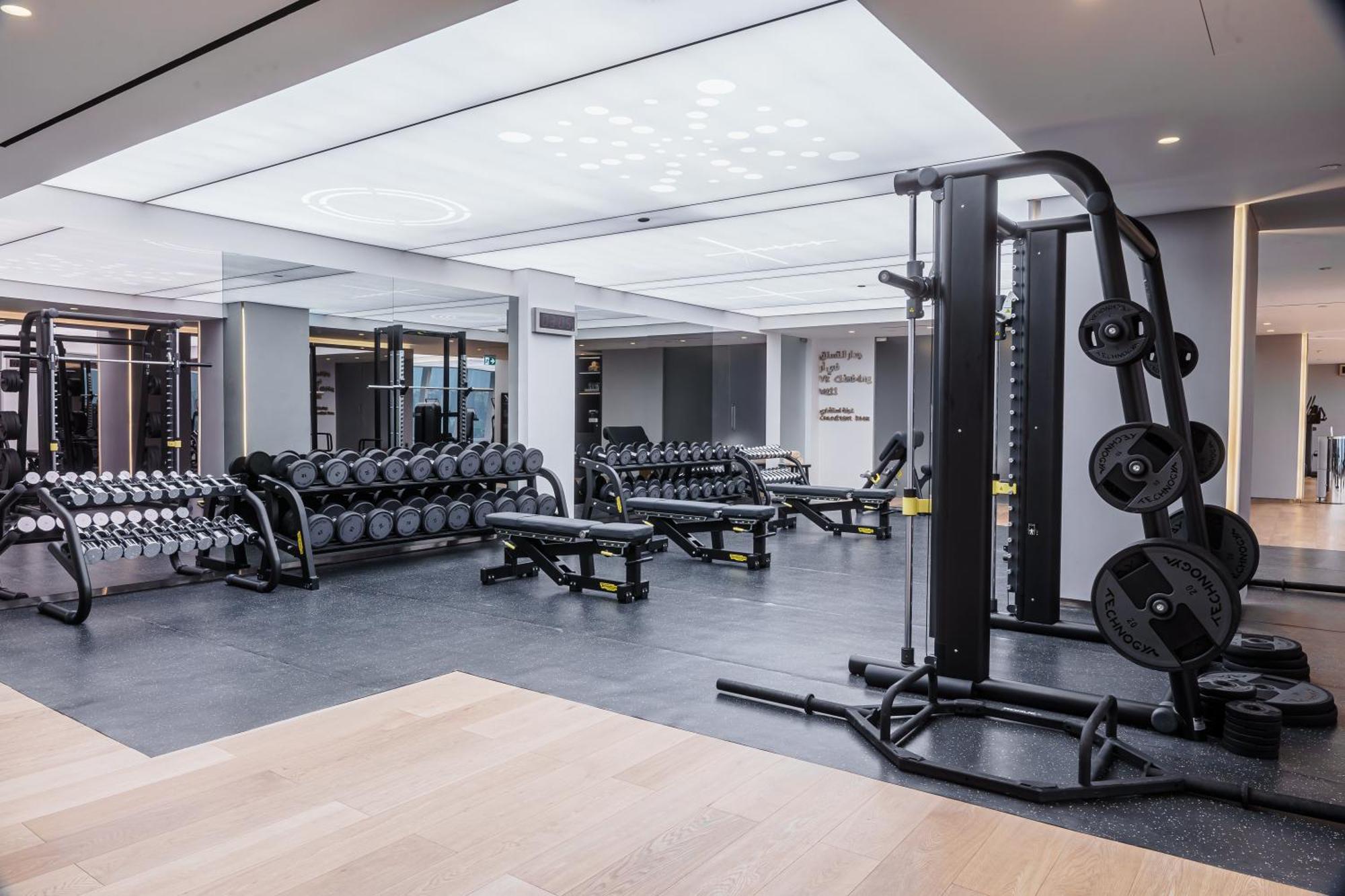 Fairmont Doha Hotell Lusail Exteriör bild The gym at The Ivy Collection