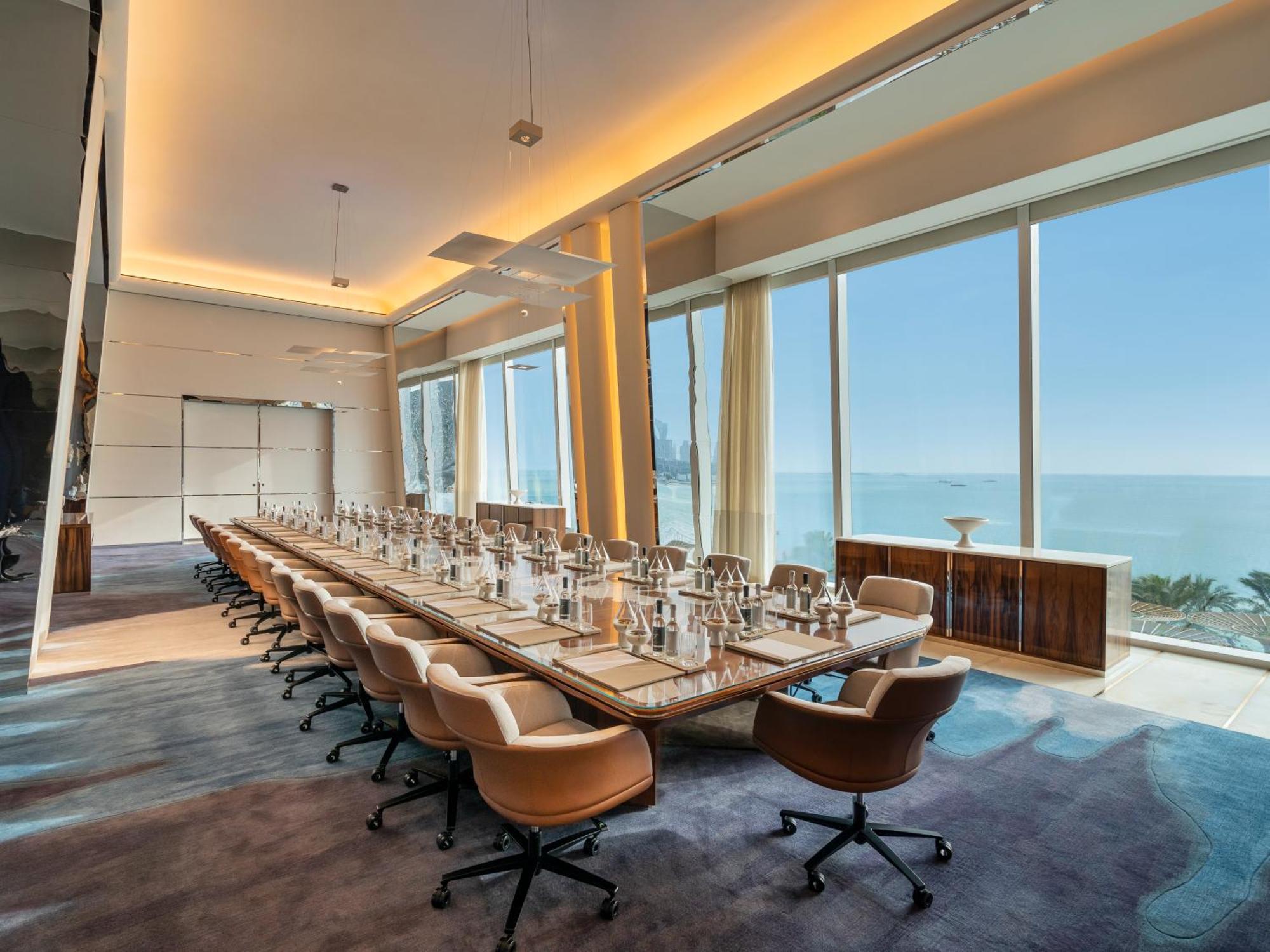 Fairmont Doha Hotell Lusail Exteriör bild Boardroom