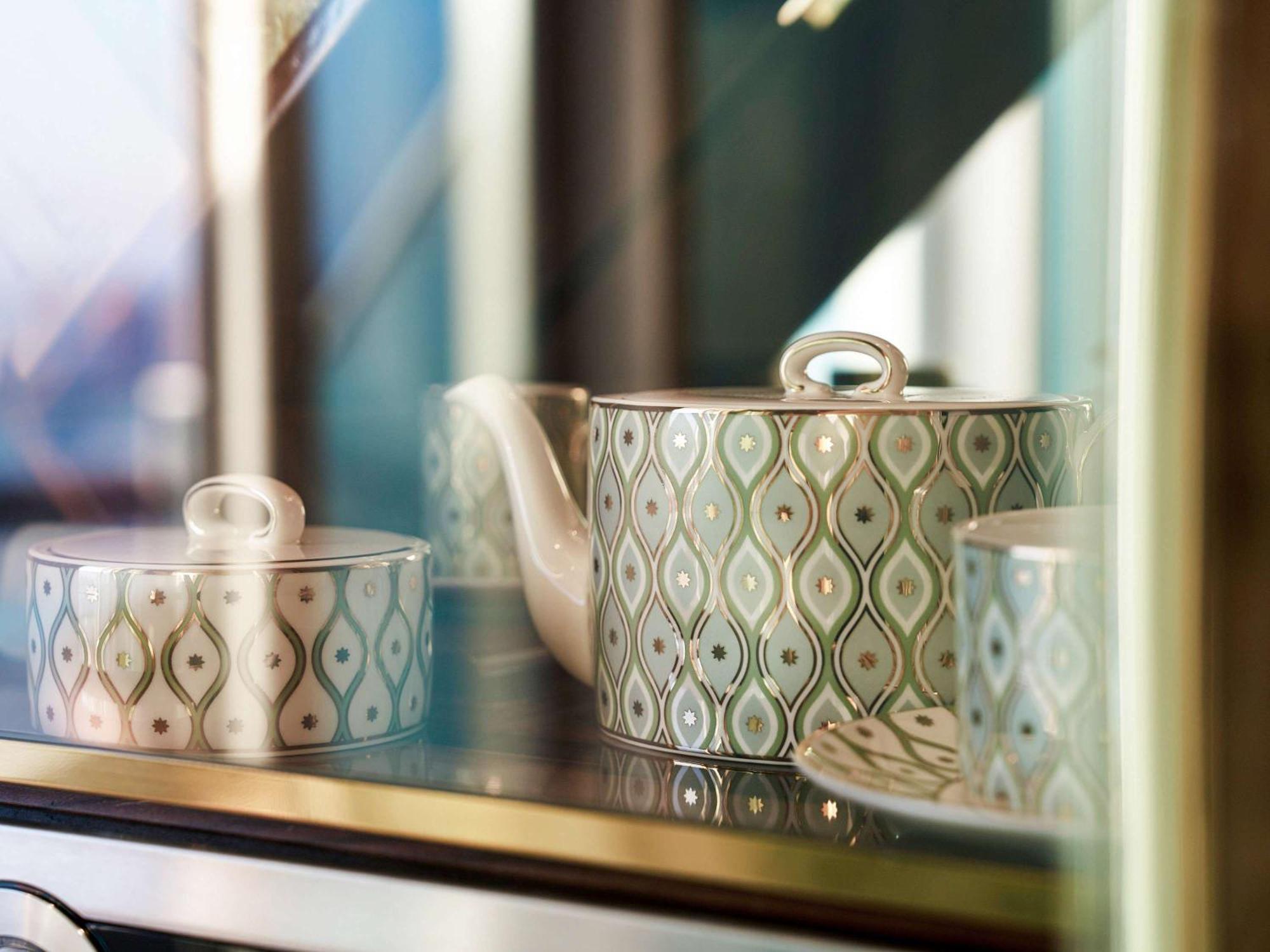 Fairmont Doha Hotell Lusail Exteriör bild Teaware