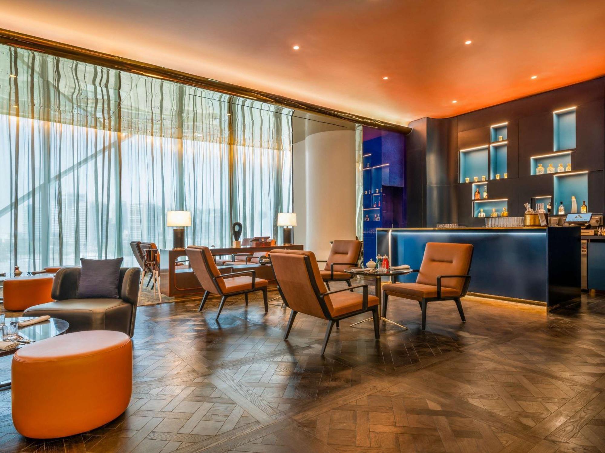 Fairmont Doha Hotell Lusail Exteriör bild The Club Lounge at the hotel