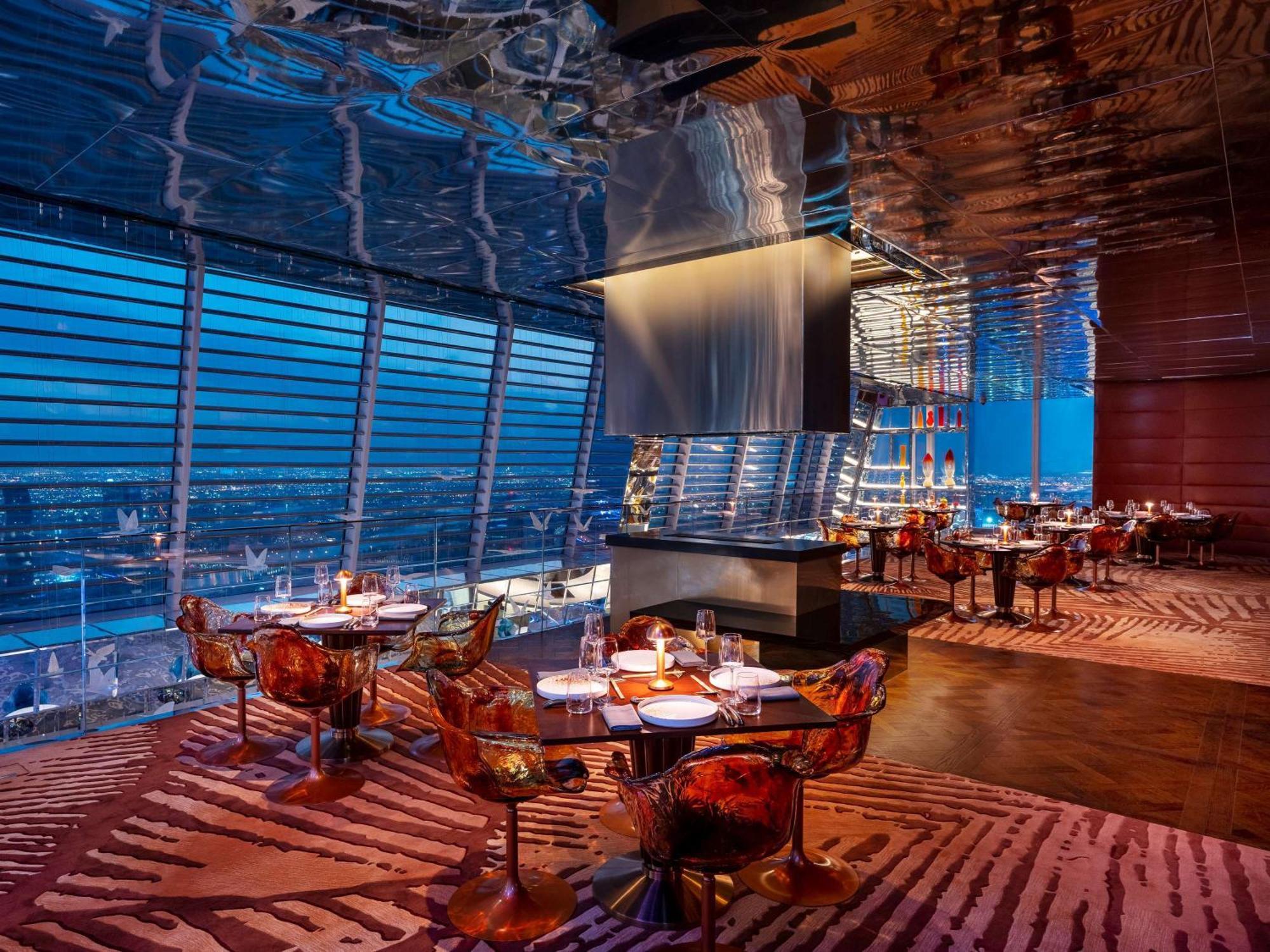 Fairmont Doha Hotell Lusail Exteriör bild The interior of the restaurant