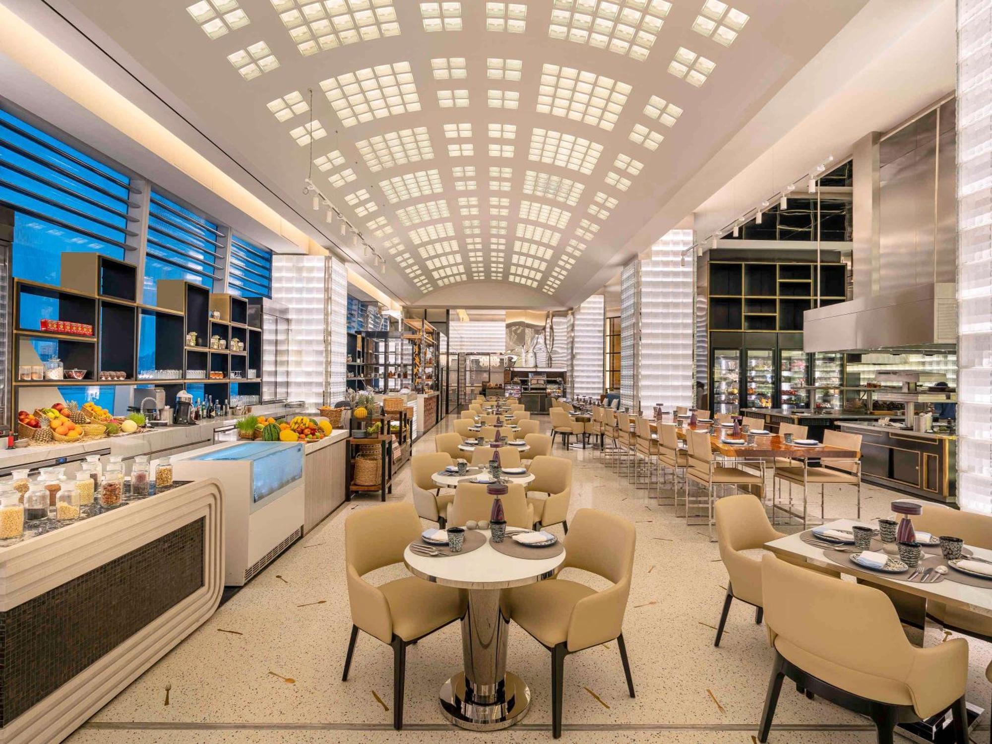 Fairmont Doha Hotell Lusail Exteriör bild The Café